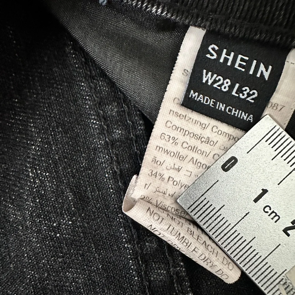 SHEIN Black Acid Wash Cargo Jeans - Picture 8 of 9